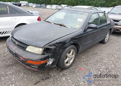 1998 Nissan Maxima Gle/Gxe/Se z USA, uszkodzony, nr VIN JN1CA21AXWM802136